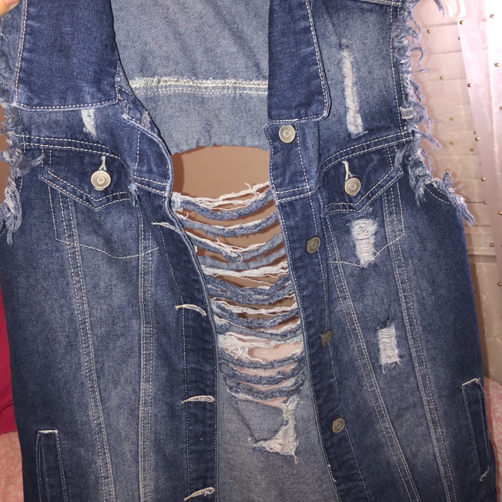 Sleeveless Ripped Jean Coat